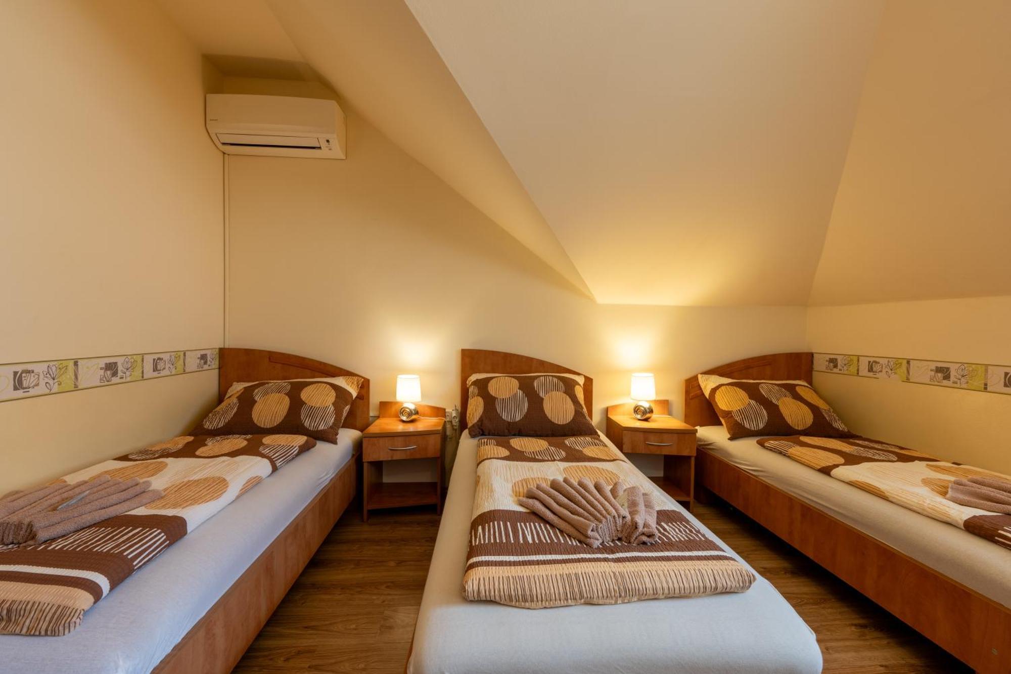기오르 Szenti Vendeghaz B&B 외부 사진