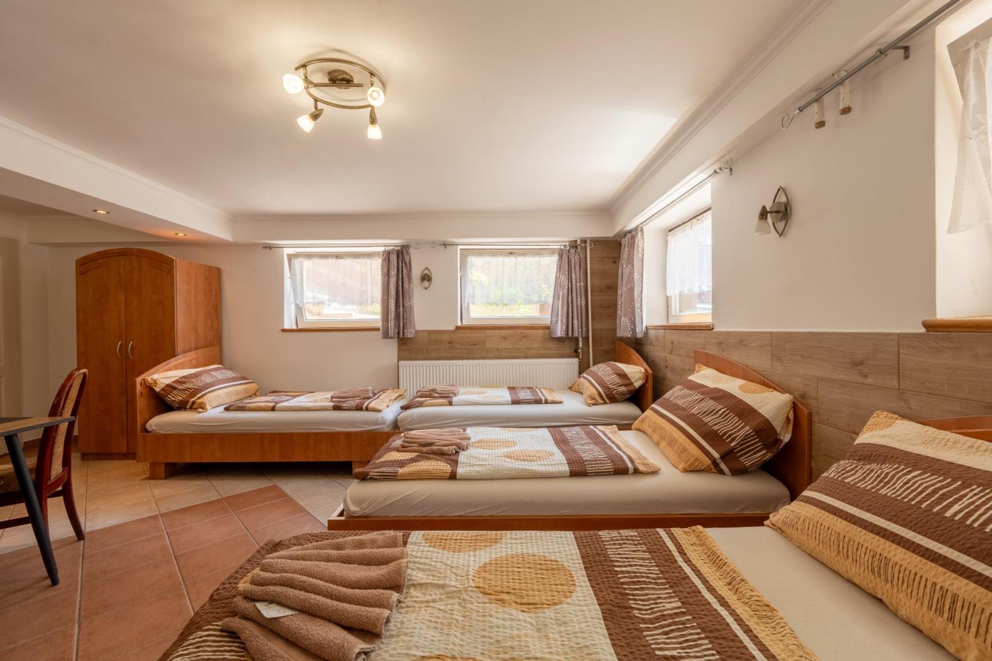 기오르 Szenti Vendeghaz B&B 외부 사진